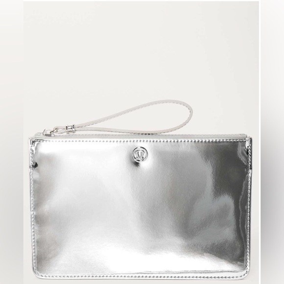 Lululemon Goody Bag in Silver - Picture 1 of 8